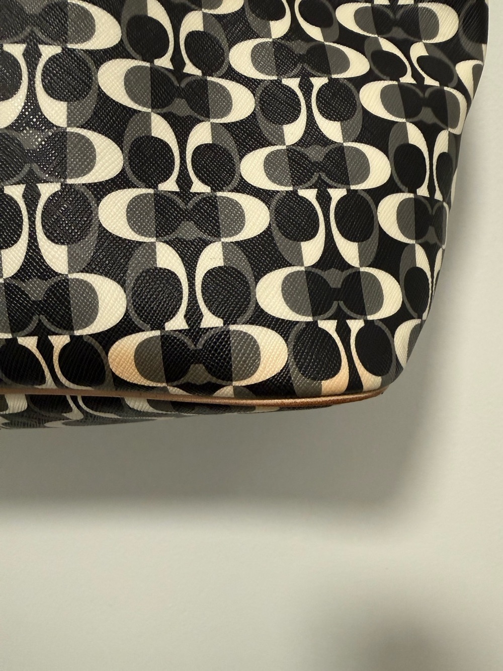 Coach F23673 Optic Signature C Large Coated Canvas Tote - Picture 4 of 16